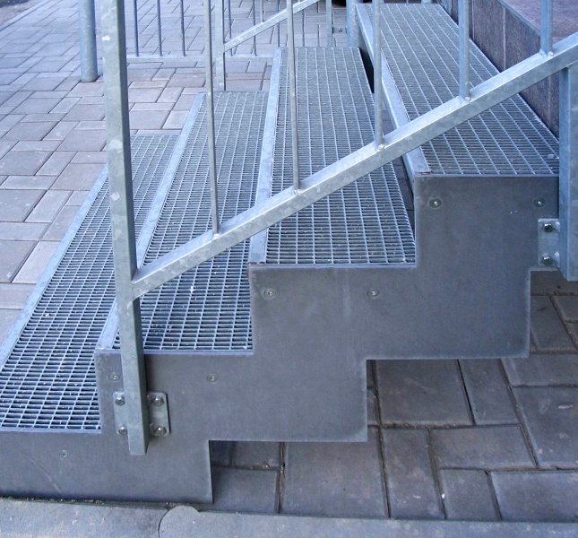 Schody schodnicové - Celokovové