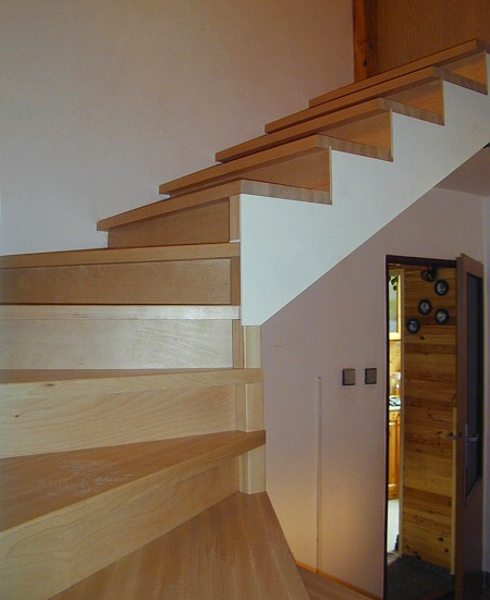 Schody schodnicové - Ocel a dřevo